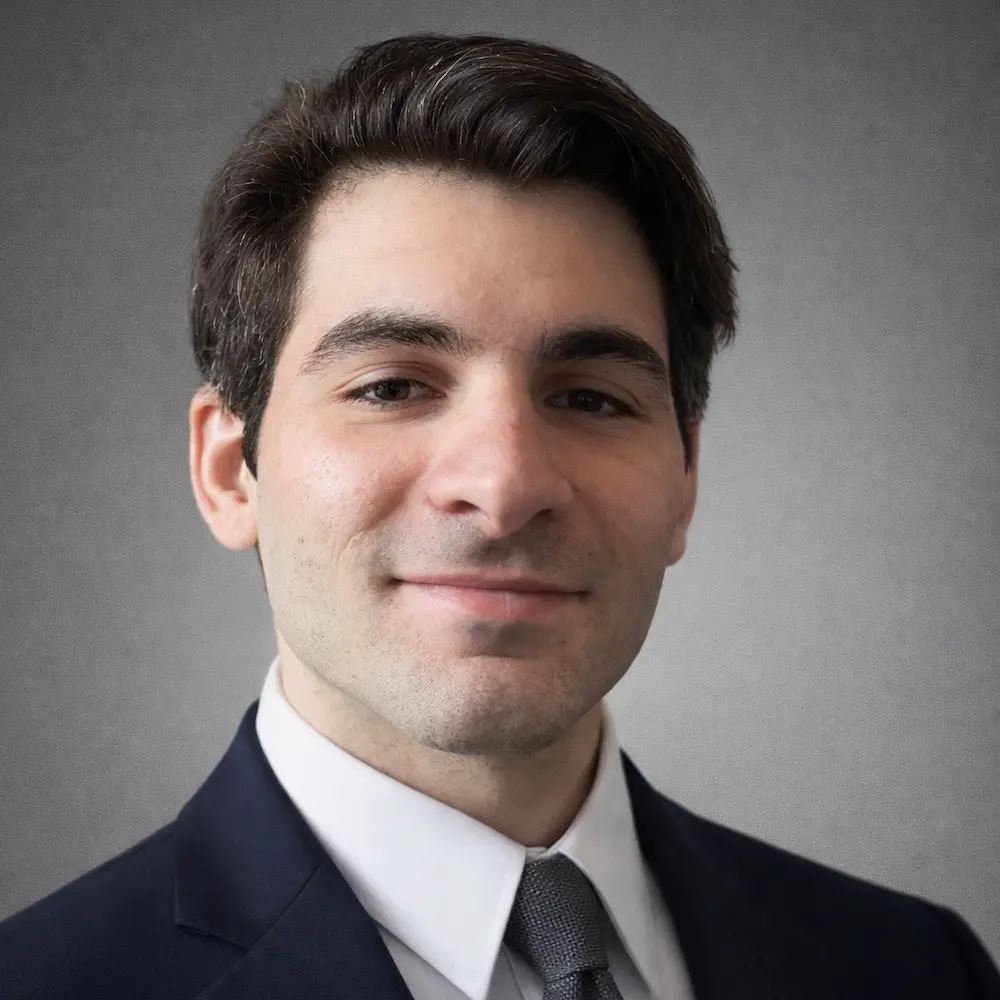 Alex Headshot-1000x1000