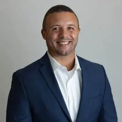 Dan Headshot-400x400